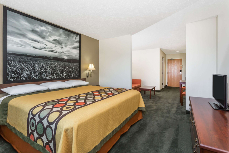 Bedroom 3, Super 8 by Wyndham Alma, Harlan