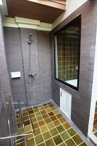 Bathroom 5, P.P. Palmtree Resort, Mueang Krabi