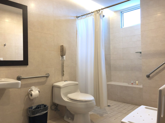 Bathroom 4, TRYP by Wyndham Panamá Centro, Panamá
