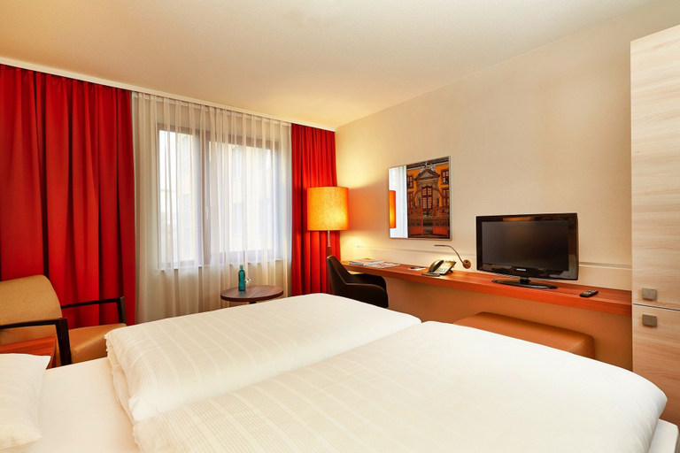 Bedroom 3, H+ Hotel Hannover by Sunday Hotels, Region Hannover