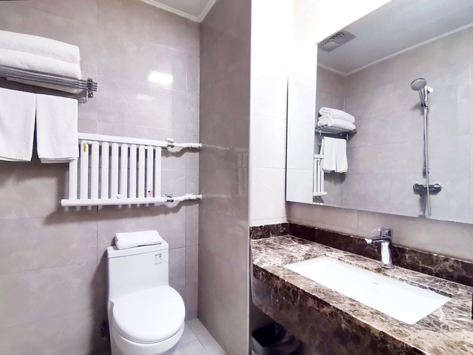 Bathroom 5, Beijing Huatongxin Hotel, Beijing