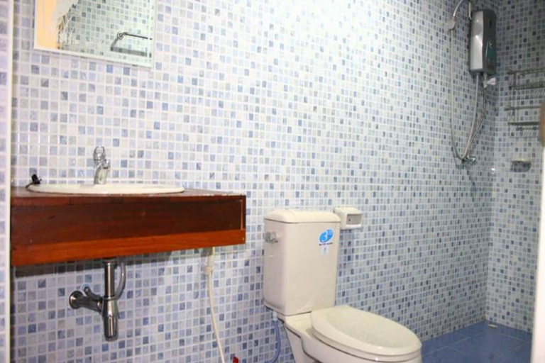 Bathroom 3, Pongphen Guesthouse, Muang Kanchanaburi