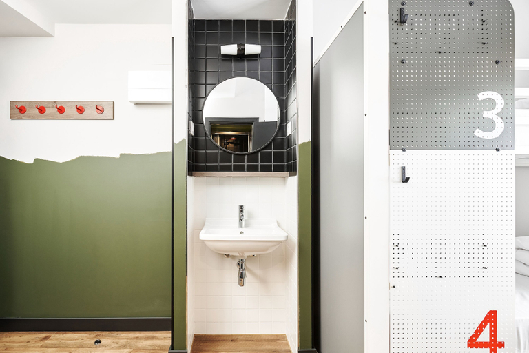 Bathroom 5, Generator Madrid, Madrid