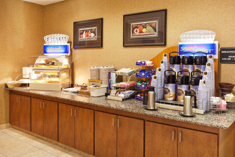 Food & Drinks 5, Holiday Inn Express BOONE by IHG, Watauga