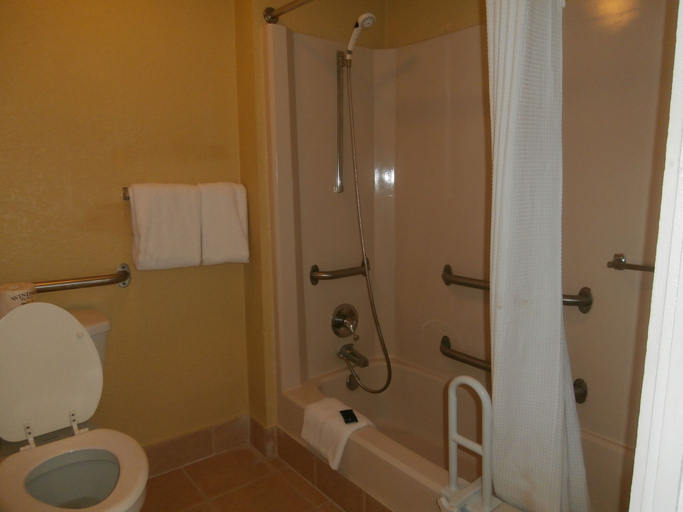 Bathroom 3, Americas Best Value Inn Conyer, Rockdale