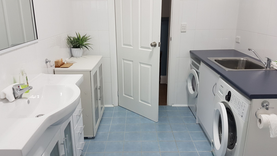 Bathroom 3, Coppers Hill Private Accommodation, Gloucester