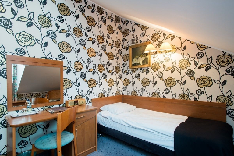 Bedroom 4, West Hotel, Warsaw