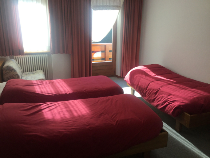 Bedroom 3, Hotel Alpenrose, Belluno