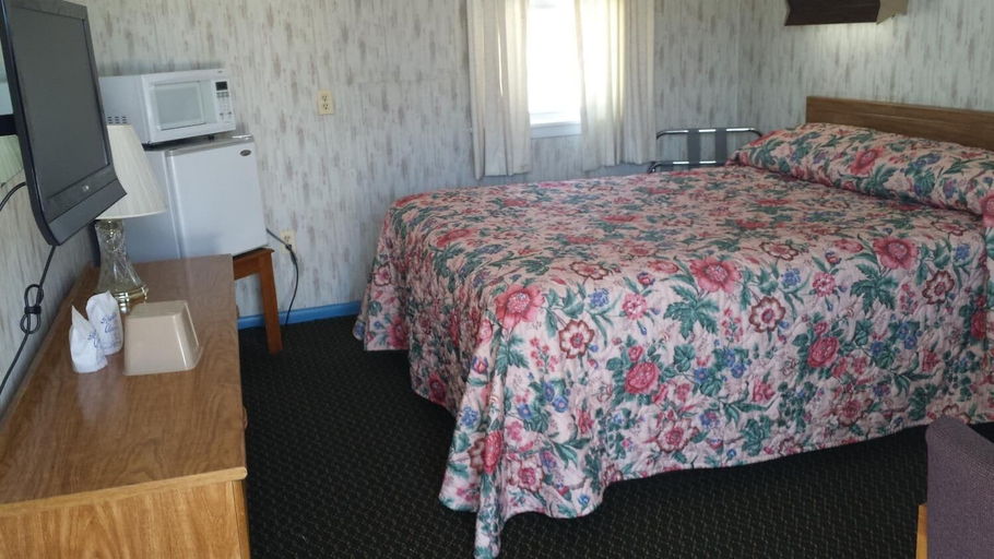 Bedroom 3, Sunset Inn, Berkshire