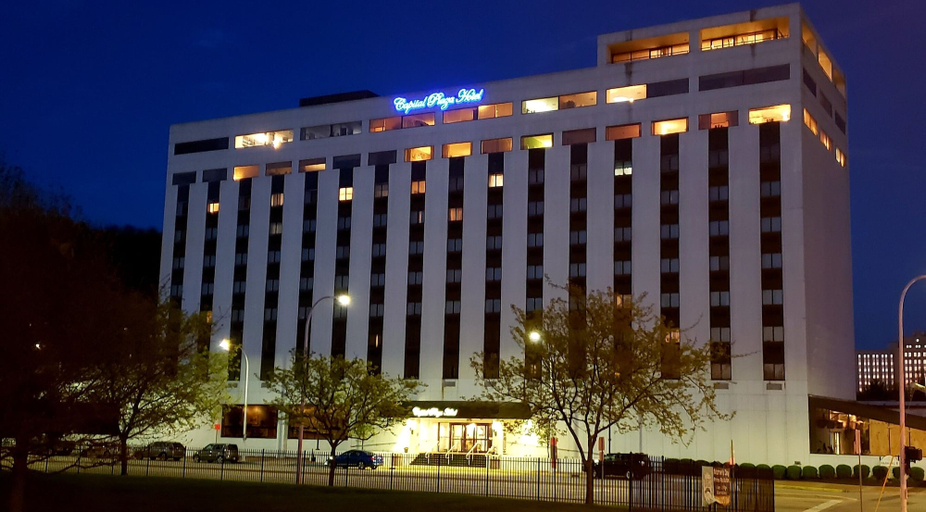 Exterior & Views 3, Capital Plaza Hotel, Franklin