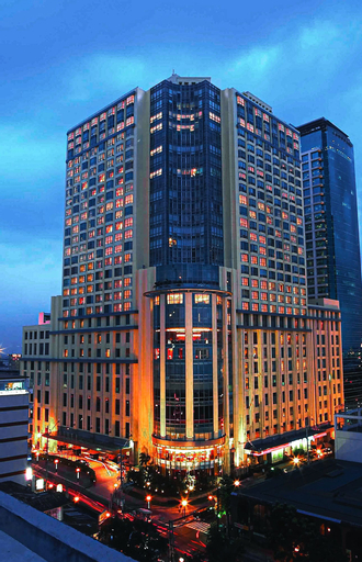 Exterior & Views 18