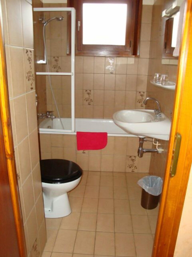 Bathroom 4, Hotel Les Touristes, Haute-Savoie