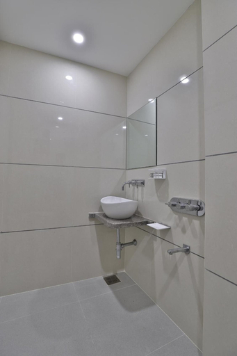 Bathroom 5, Hotel Le Grand, Surat