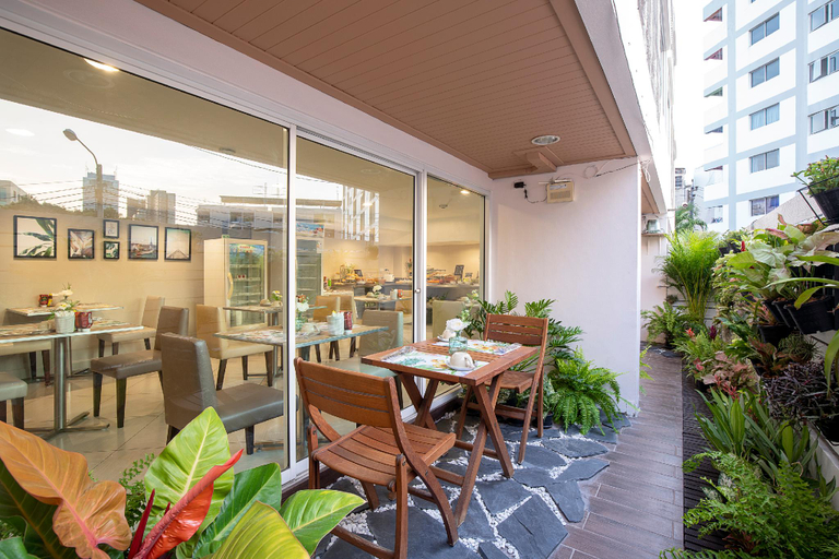 Food & Drinks 5, Bangkok Loft Inn, Khlong San