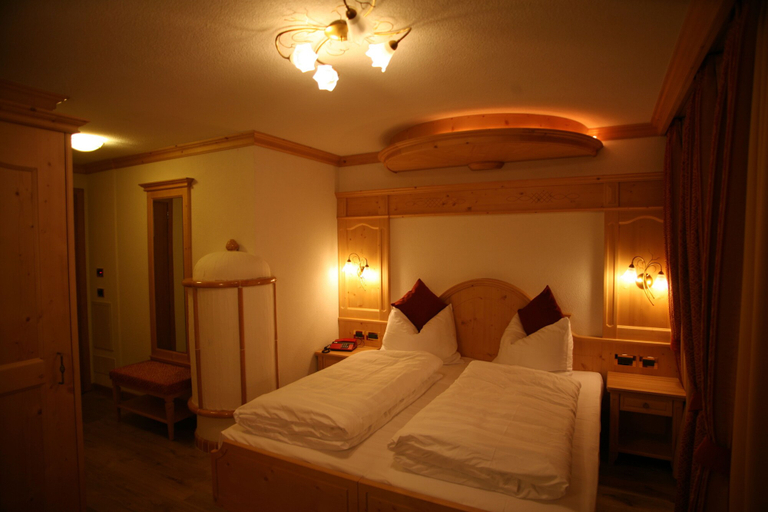 Bedroom 3, Alpen Hotel Vidi, Trento