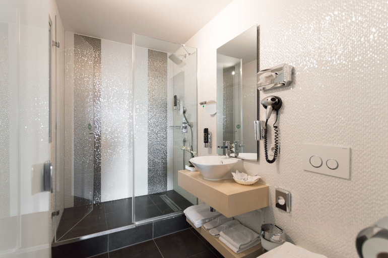 Bathroom 5, Hotel Bayer's, München