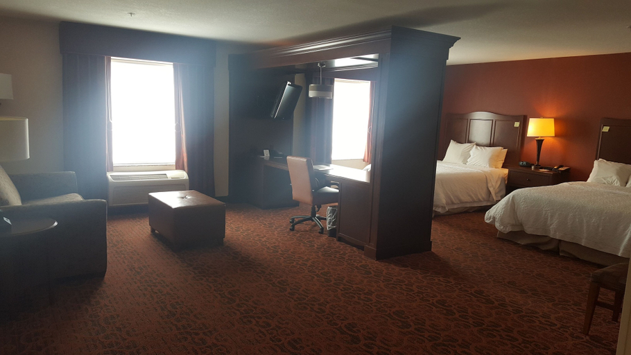 Bedroom 2, Hampton Inn & Suites Peru, La Salle