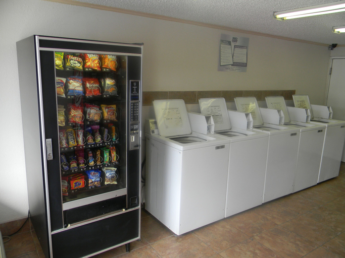 Food & Drinks 4, Americas Best Value Inn Conyer, Rockdale