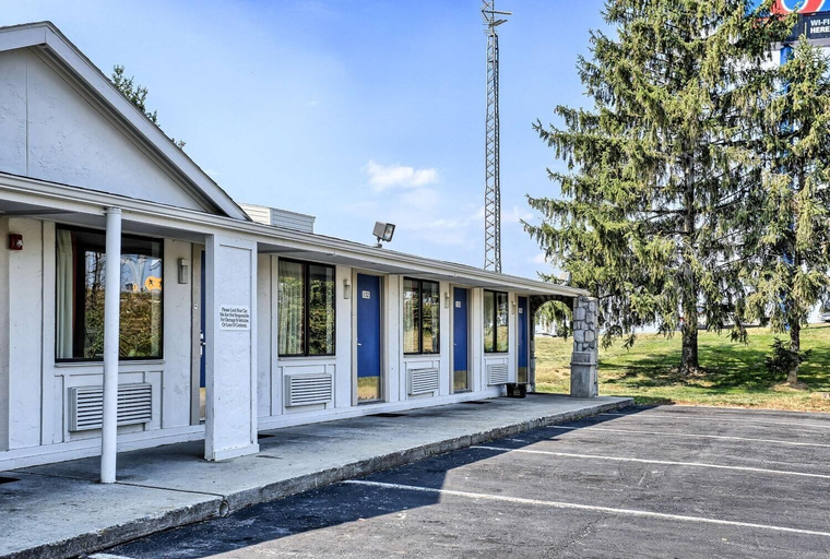 Exterior & Views 2, Motel 6 Hagerstown, MD, Washington