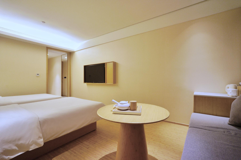 Bedroom 3, JI Hotel Shanghai Hongqiao Yan'an Xi Road, Shanghai
