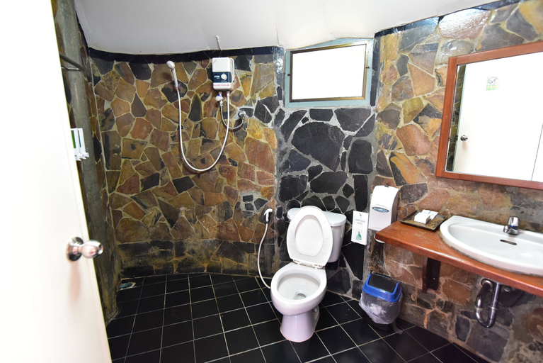 Bathroom 5, Koh Ngai Resort Trang, Ko Lanta