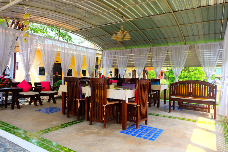 Food & Drinks 5, P Paradise Hotel, Mueang Kamphaeng Phet