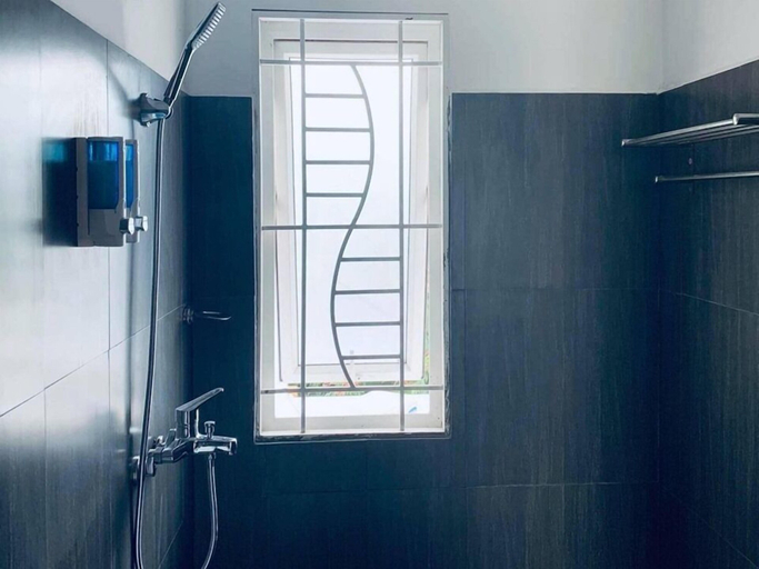 Bathroom 3, The Alps Homestay, Da Nang