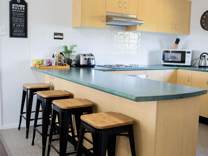 Others 5, SkyLodge Temora, Temora
