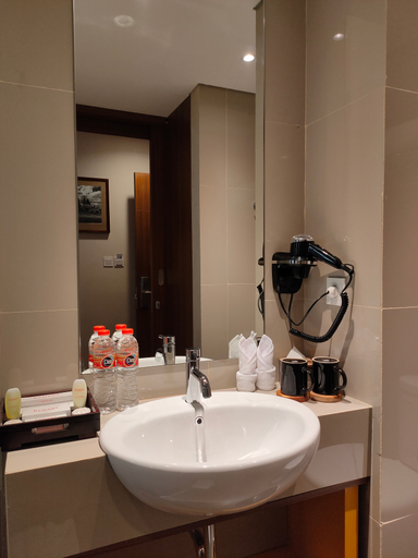 Bathroom 5, Ramada by Wyndham Yogyakarta, Sleman