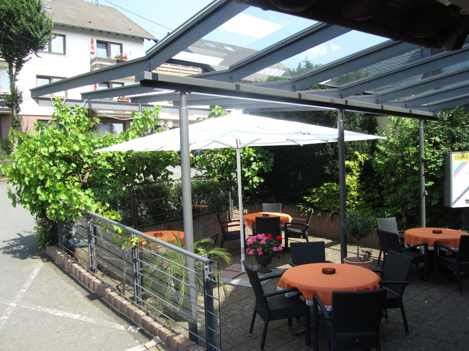 Food & Drinks 5, Race-Hotel zur Burg Nürburg, Ahrweiler