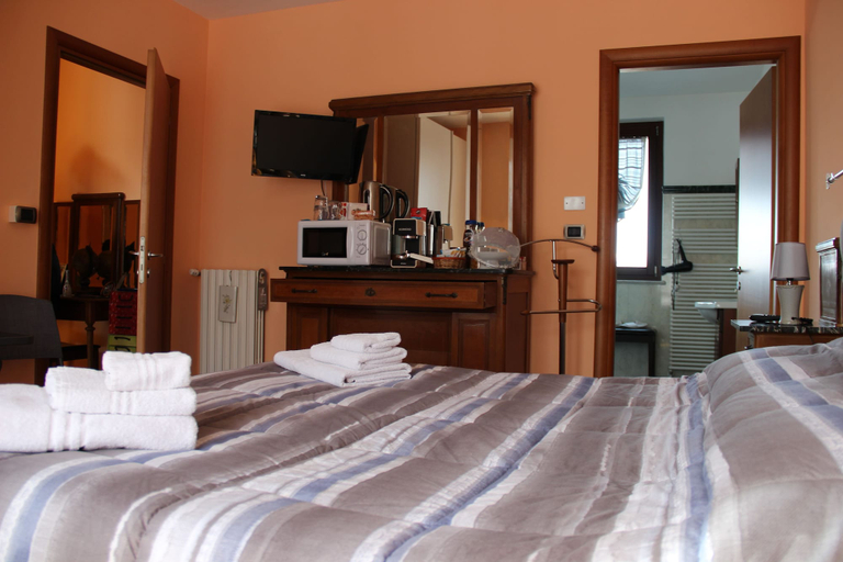 Bedroom 4, B&B Milù, Cuneo