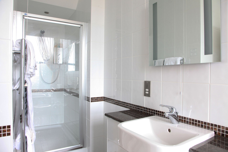 Bathroom 5, Great Western Hotel, Cornwall