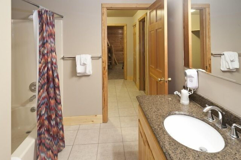 Bathroom 3, 320 Guest Ranch, Gallatin