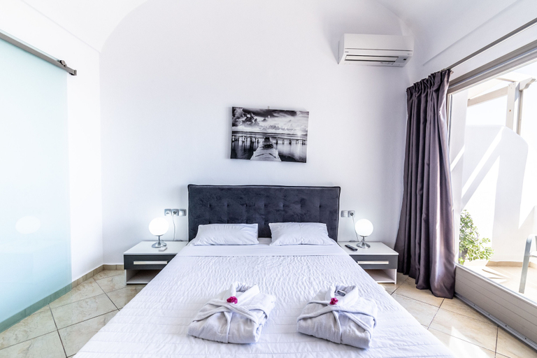 Room 4, Burned Rock Suites, South Aegean