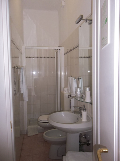 Bathroom 5, Albergo Amalfi Milano, Milano