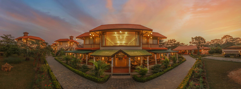 Exterior & Views
