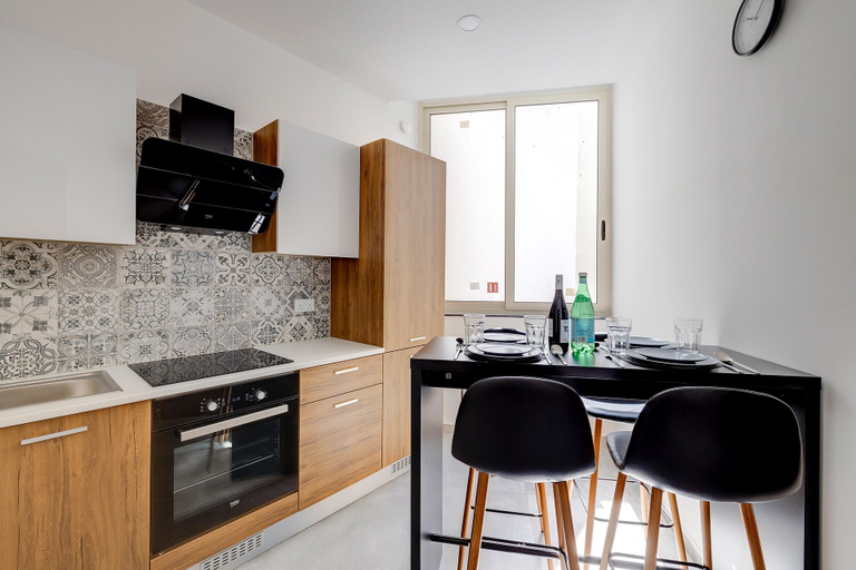Others 5, Perfect Location, Modern 2BR Apartment