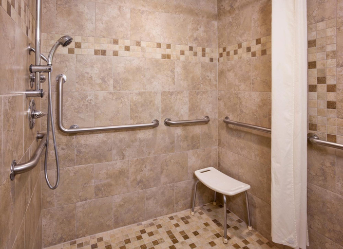 Bathroom 4, Fargo Inn and Suites, Cass