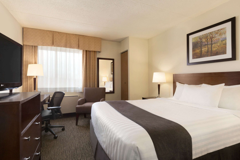 Bedroom 4, Travelodge by Wyndham Edmonton South, Division No. 11