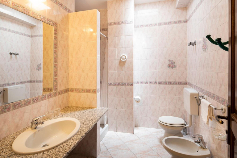 Bathroom 4, Hotel Park Imperial, Napoli