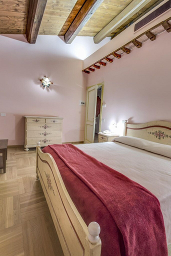 Bedroom 5, La Castellaia Resort, Ancona