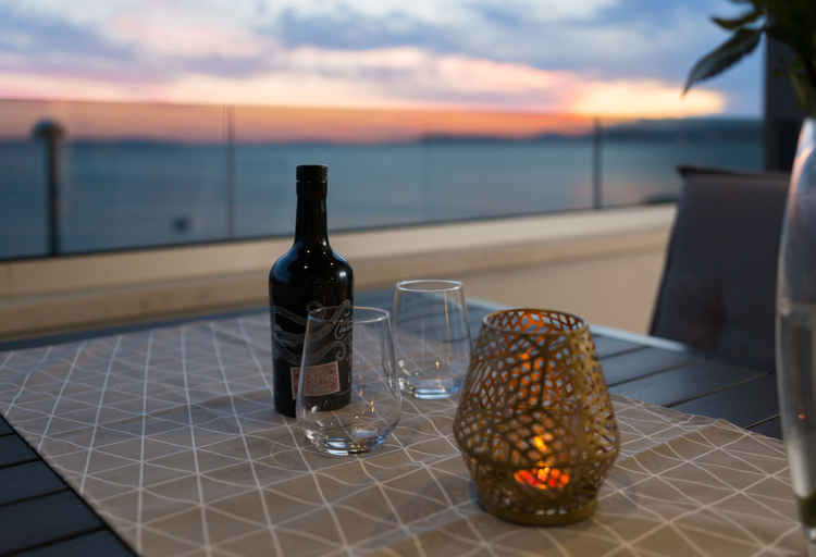 Food & Drinks 5, Villa Four Brothers Middle Floor, Podstrana