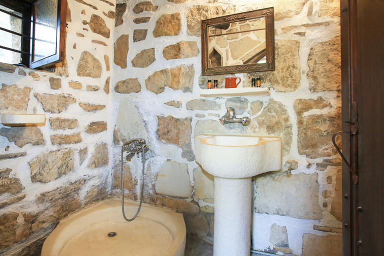 Bathroom 4, Villa Lithos, Faistos
