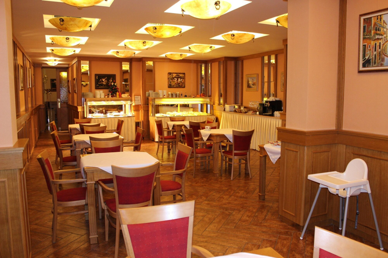 Food & Drinks 5, Hotel Askania, Praha 2