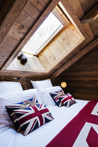 Bedroom 3, Les Rhodos, Savoie