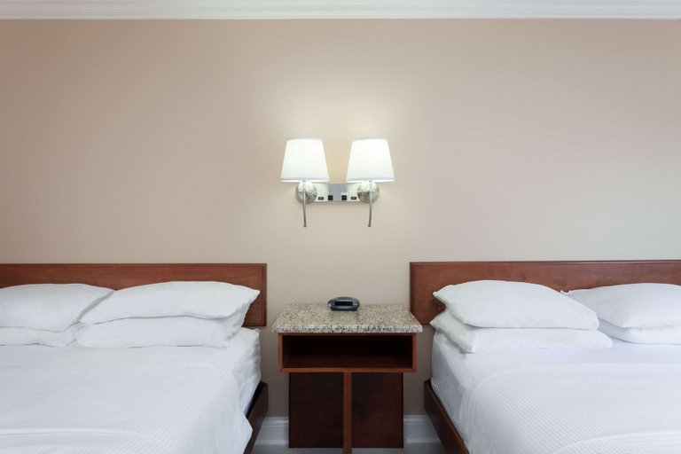 Bedroom 3, Super 8 by Wyndham Owensboro, Daviess