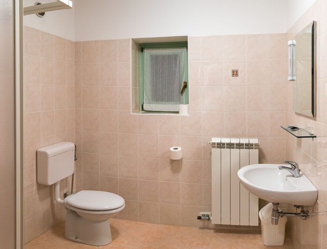 Bathroom 3, Tourist Farm Petelin-Durcik, Sežana