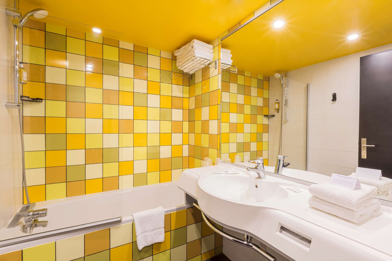 Bathroom 4, Best Western Hotel Grand Parc, Seine-et-Marne