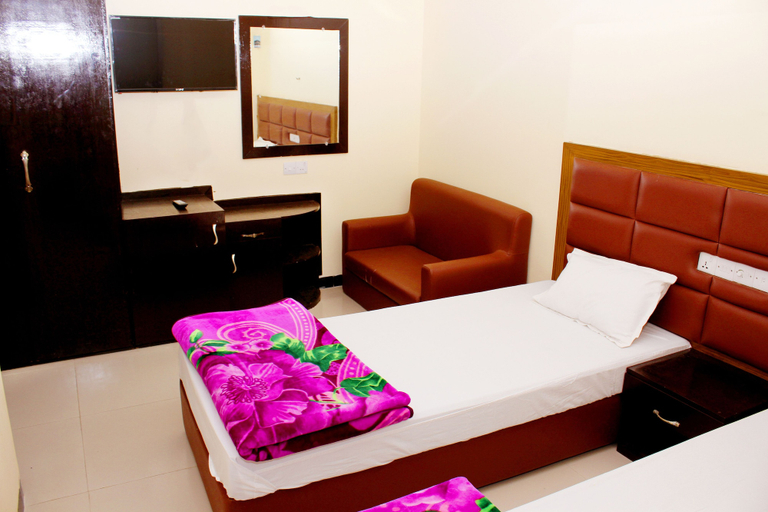Bedroom 3, Hotel Night Heaven, Bandarbon