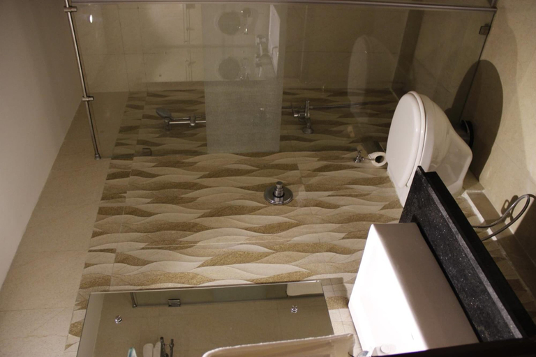 Bathroom 4, Regenta Inn Larica, North 24 Parganas